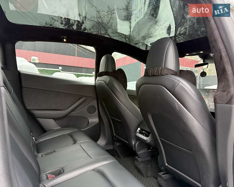 Внедорожник / Кроссовер Tesla Model Y 2021 в Киеве