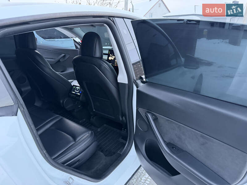 Внедорожник / Кроссовер Tesla Model Y 2021 в Луцке