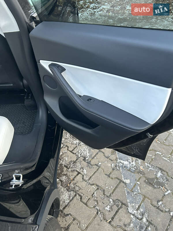 Внедорожник / Кроссовер Tesla Model Y 2022 в Одессе