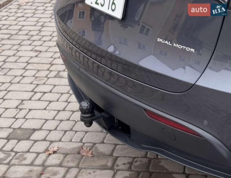 Внедорожник / Кроссовер Tesla Model Y 2022 в Киеве