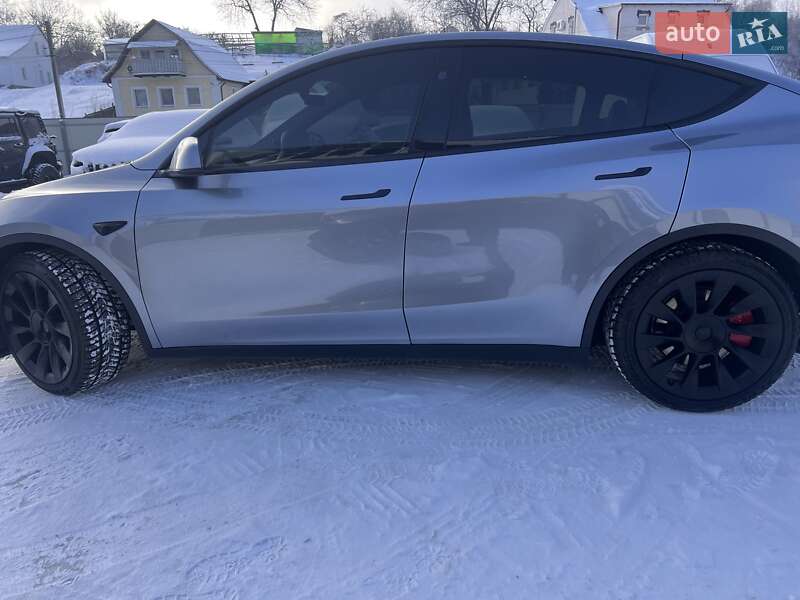 Позашляховик / Кросовер Tesla Model Y 2024 в Києві