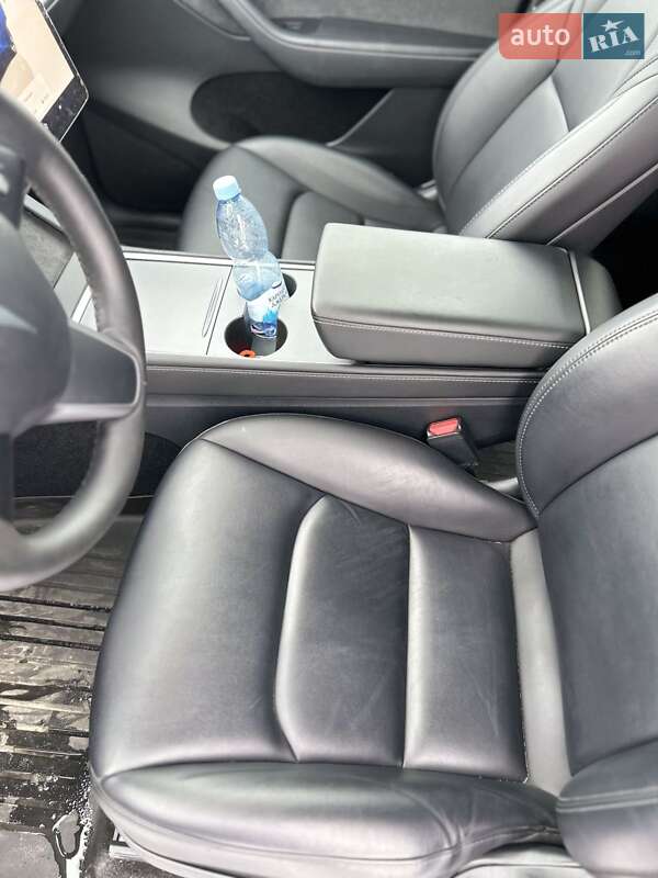 Позашляховик / Кросовер Tesla Model Y 2023 в Куликові