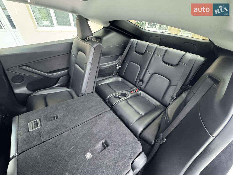 Внедорожник / Кроссовер Tesla Model Y 2022 в Луцке