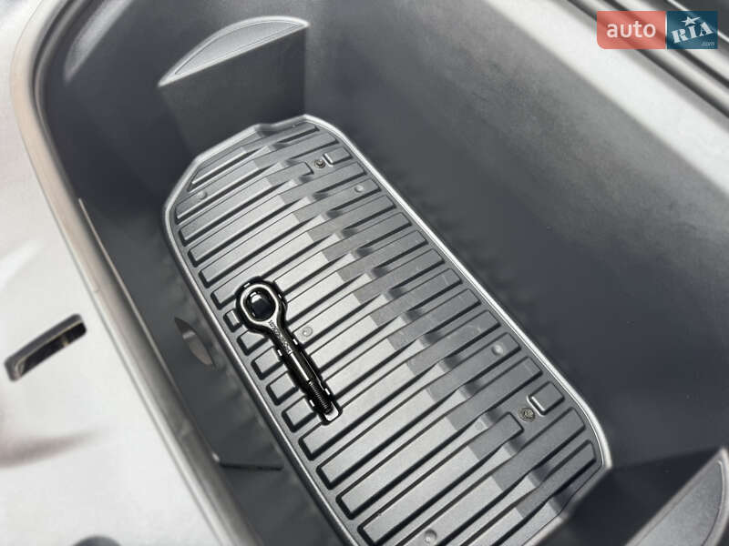 Внедорожник / Кроссовер Tesla Model Y 2022 в Луцке