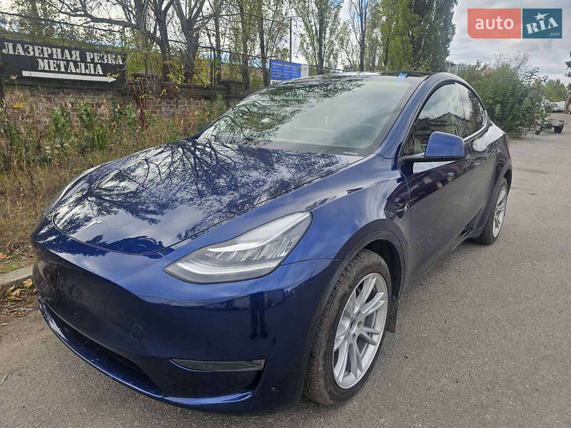 Tesla Model Y 2023