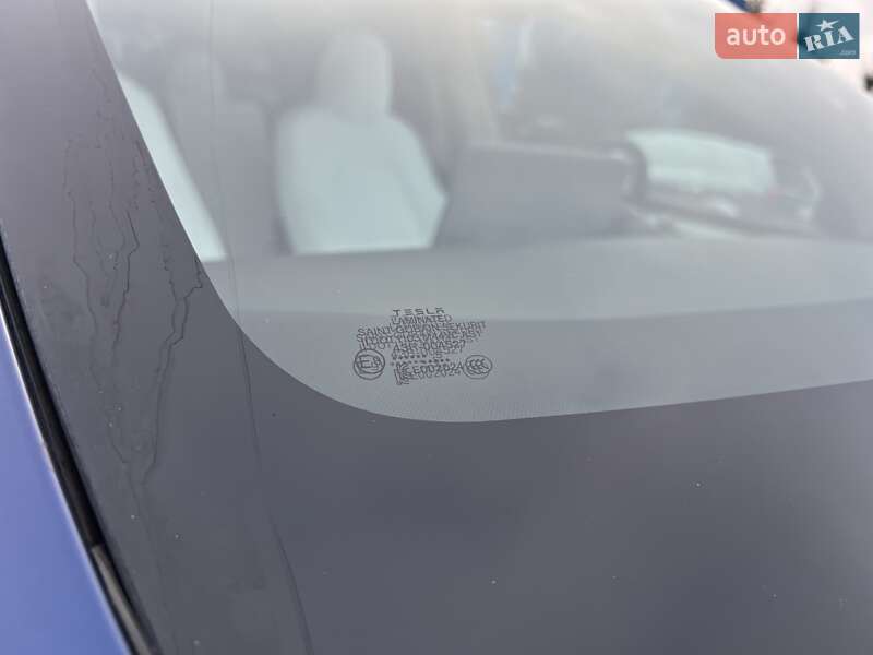 Внедорожник / Кроссовер Tesla Model Y 2025 в Богуславе