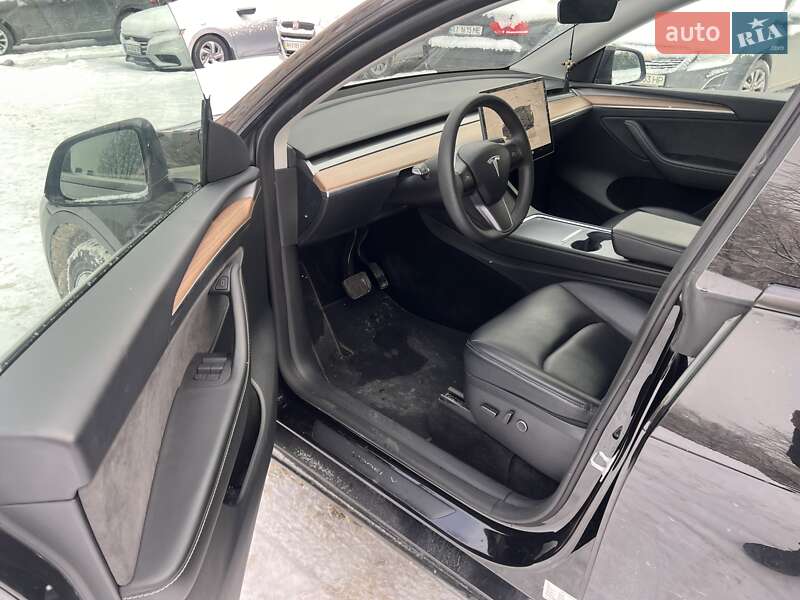 Внедорожник / Кроссовер Tesla Model Y 2023 в Киеве