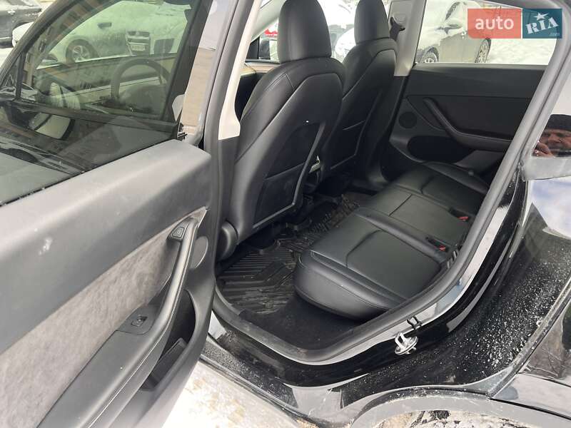 Внедорожник / Кроссовер Tesla Model Y 2023 в Киеве