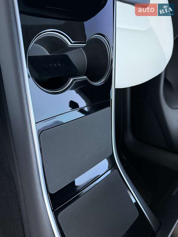 Внедорожник / Кроссовер Tesla Model Y 2021 в Одессе фото 27 Внедорожник / Кроссовер Tesla Model Y 2021 в Одессе