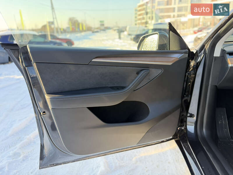 Внедорожник / Кроссовер Tesla Model Y 2024 в Львове