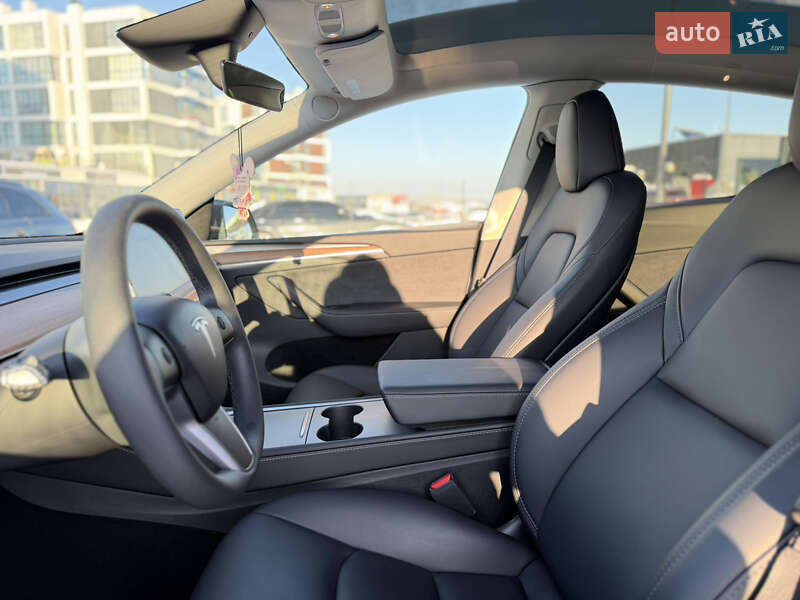 Внедорожник / Кроссовер Tesla Model Y 2024 в Львове