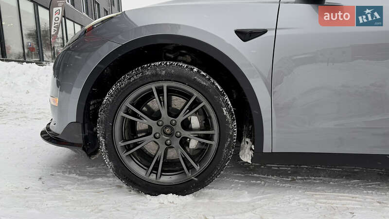 Внедорожник / Кроссовер Tesla Model Y 2024 в Львове