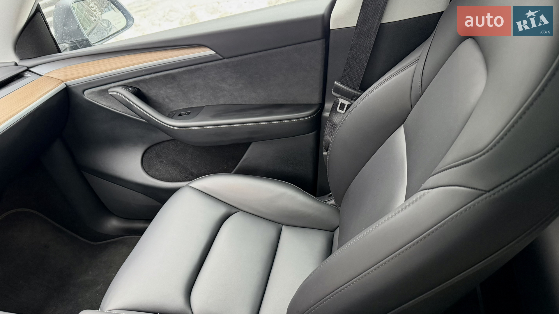 2024 Tesla Model Y - мініатюра 11