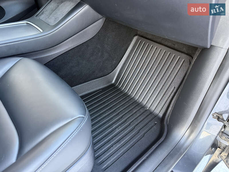 Внедорожник / Кроссовер Tesla Model Y 2022 в Стрые