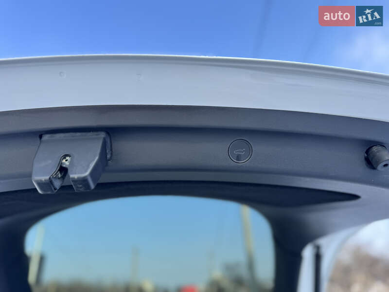 Позашляховик / Кросовер Tesla Model Y 2023 в Харкові