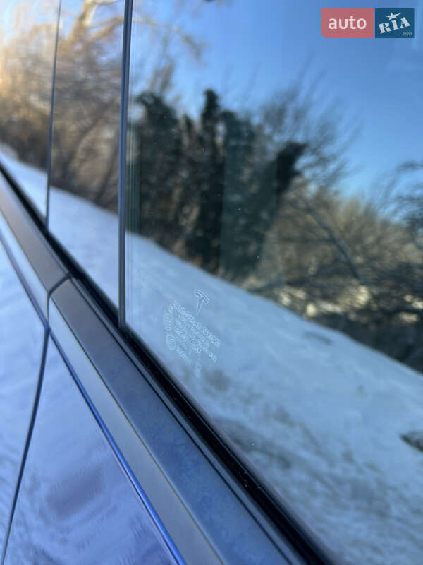 Позашляховик / Кросовер Tesla Model Y 2021 в Обухові