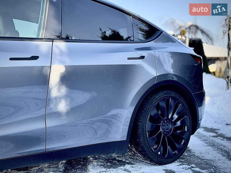 Внедорожник / Кроссовер Tesla Model Y 2023 в Стрые