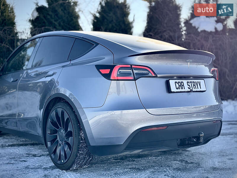Внедорожник / Кроссовер Tesla Model Y 2023 в Стрые