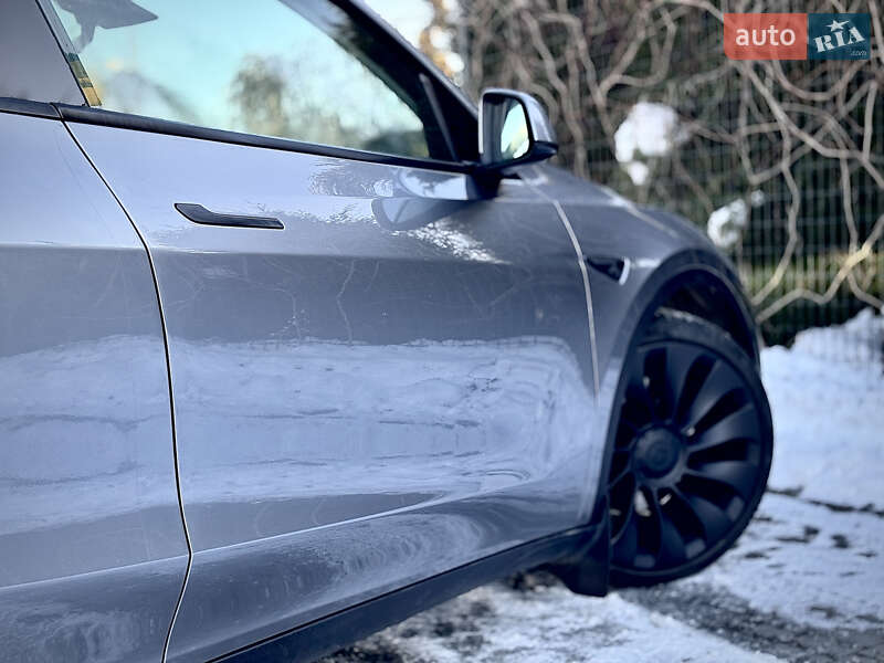 Внедорожник / Кроссовер Tesla Model Y 2023 в Стрые