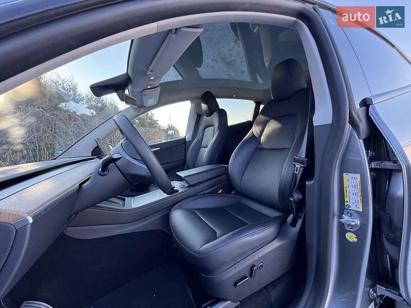 Внедорожник / Кроссовер Tesla Model Y 2023 в Стрые