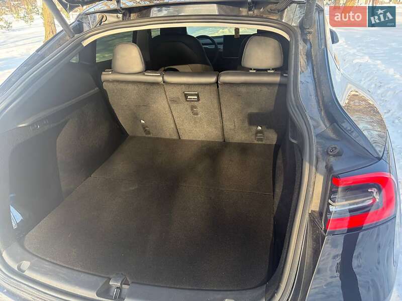 Внедорожник / Кроссовер Tesla Model Y 2024 в Днепре