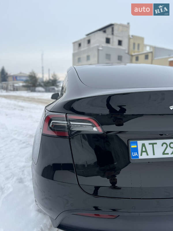 Внедорожник / Кроссовер Tesla Model Y 2021 в Ивано-Франковске