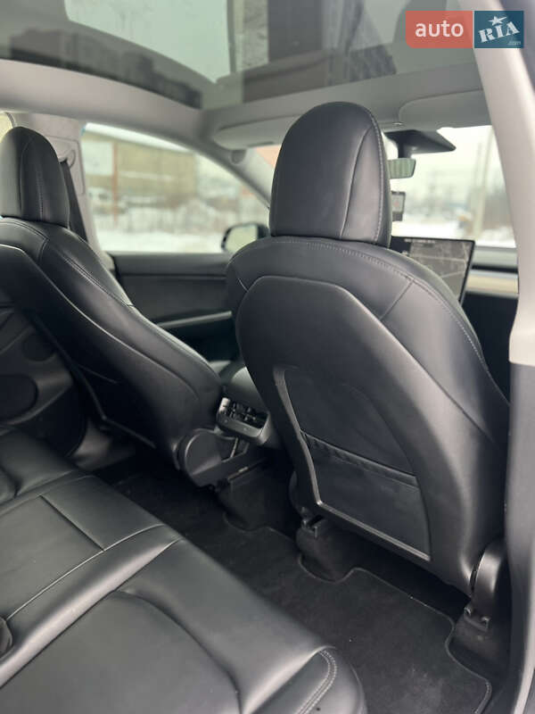 Внедорожник / Кроссовер Tesla Model Y 2021 в Ивано-Франковске