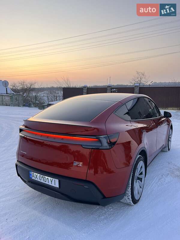 Внедорожник / Кроссовер Tesla Model Y 2025 в Харькове