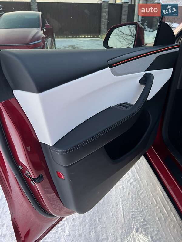 Внедорожник / Кроссовер Tesla Model Y 2025 в Харькове