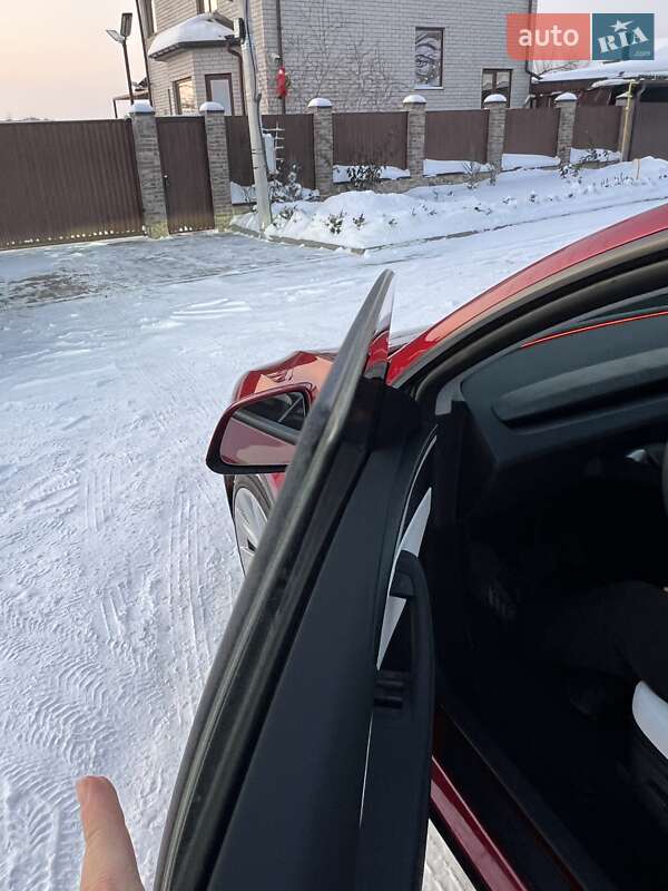 Внедорожник / Кроссовер Tesla Model Y 2025 в Харькове