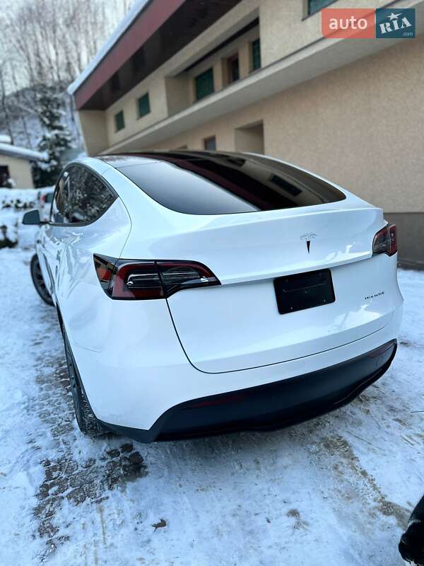 Позашляховик / Кросовер Tesla Model Y 2024 в Тячеві