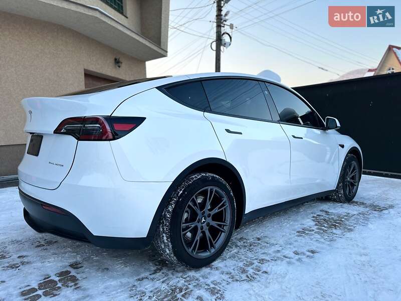 Позашляховик / Кросовер Tesla Model Y 2024 в Тячеві