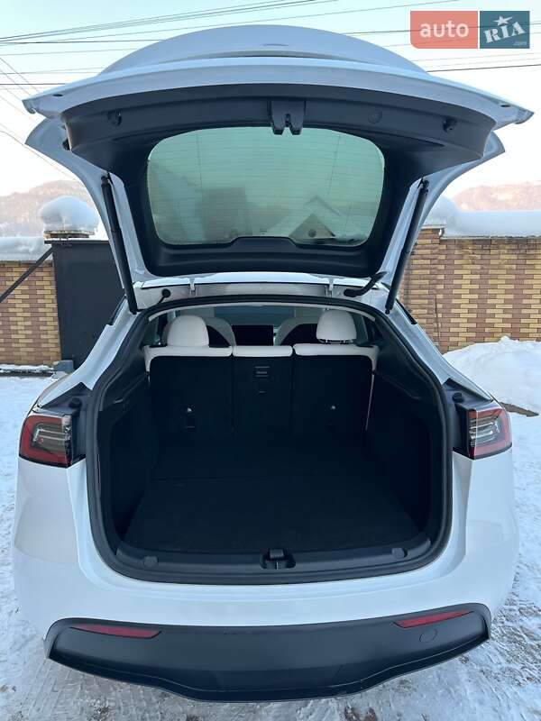 Позашляховик / Кросовер Tesla Model Y 2024 в Тячеві