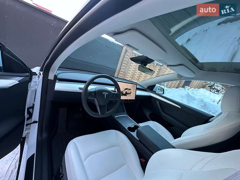 Позашляховик / Кросовер Tesla Model Y 2024 в Тячеві