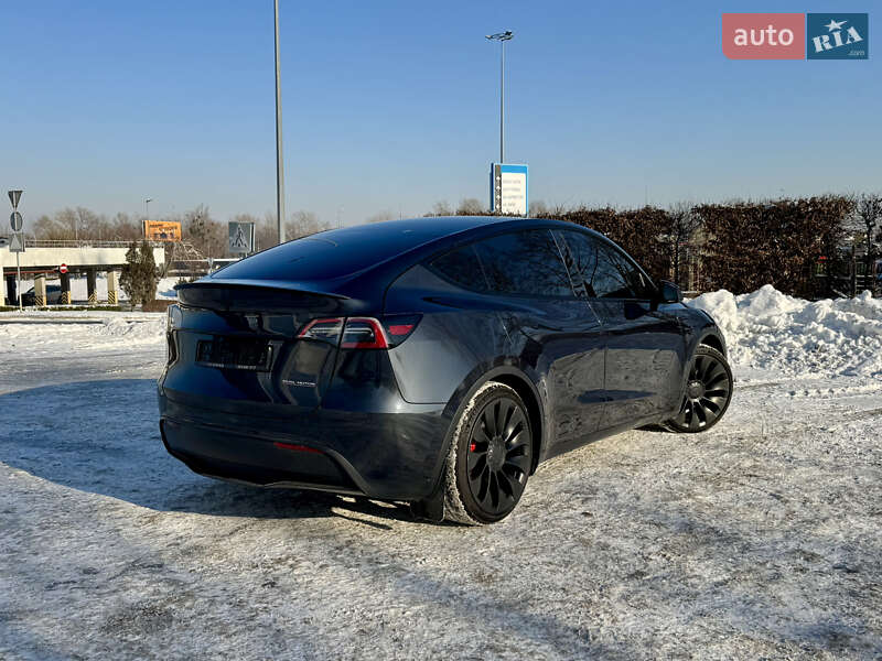 Внедорожник / Кроссовер Tesla Model Y 2024 в Киеве