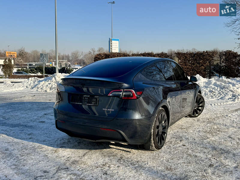Внедорожник / Кроссовер Tesla Model Y 2024 в Киеве