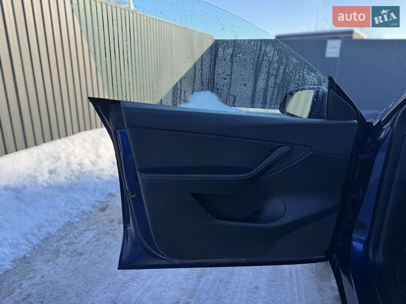 Позашляховик / Кросовер Tesla Model Y 2022 в Львові