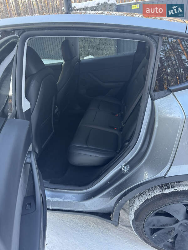 Позашляховик / Кросовер Tesla Model Y 2024 в Києві фото 9 Позашляховик / Кросовер Tesla Model Y 2024 в Києві