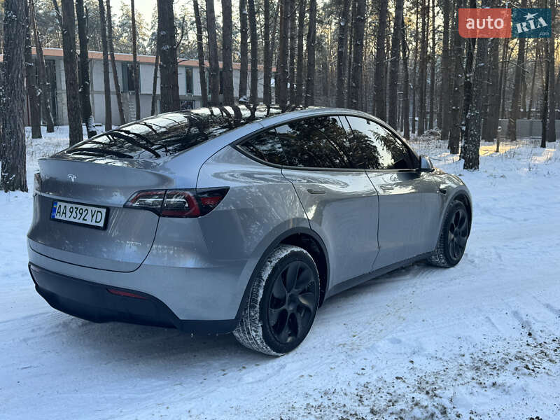 Позашляховик / Кросовер Tesla Model Y 2024 в Києві фото 3 Позашляховик / Кросовер Tesla Model Y 2024 в Києві