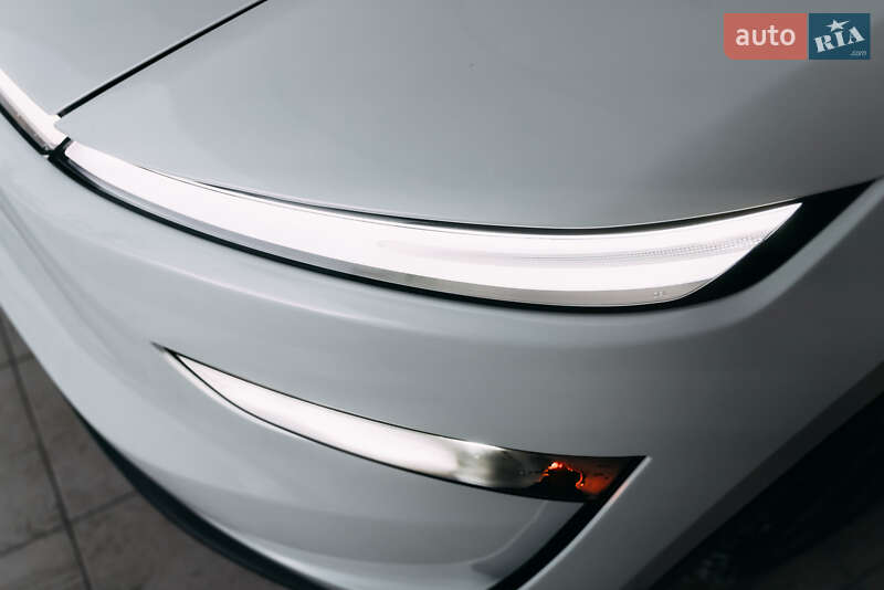 Внедорожник / Кроссовер Tesla Model Y 2025 в Киеве фото 39 Внедорожник / Кроссовер Tesla Model Y 2025 в Киеве
