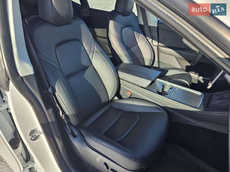 Позашляховик / Кросовер Tesla Model Y 2023 в Дніпрі