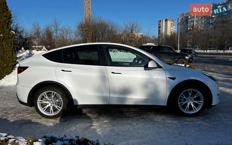 Позашляховик / Кросовер Tesla Model Y 2022 в Львові