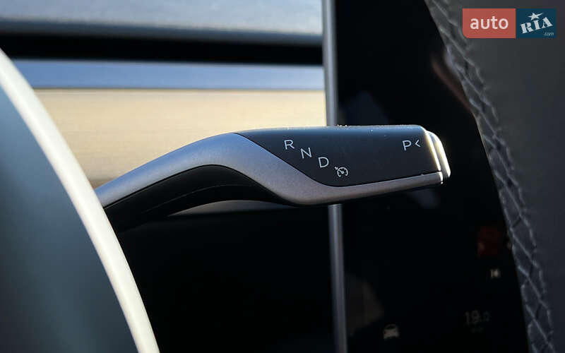 Позашляховик / Кросовер Tesla Model Y 2022 в Львові