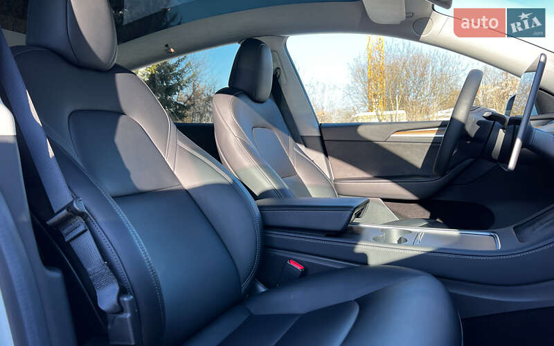 Позашляховик / Кросовер Tesla Model Y 2022 в Львові