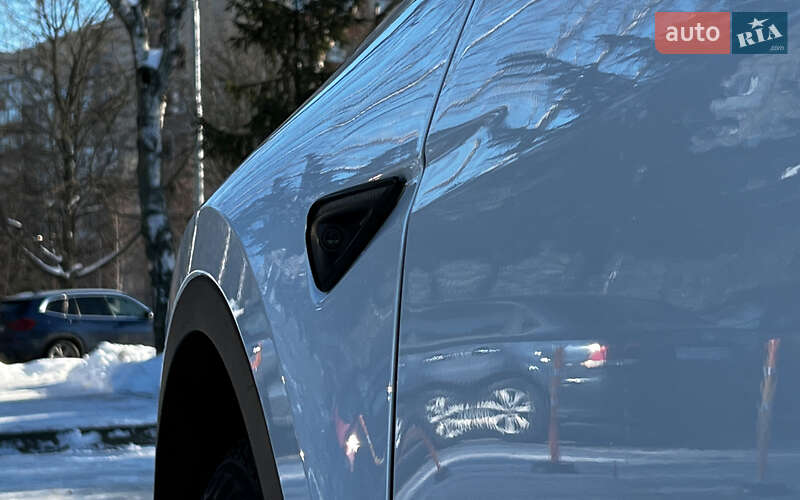 Позашляховик / Кросовер Tesla Model Y 2022 в Львові