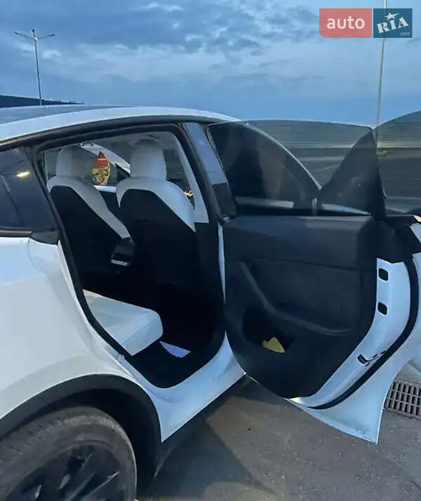 Внедорожник / Кроссовер Tesla Model Y 2022 в Ивано-Франковске