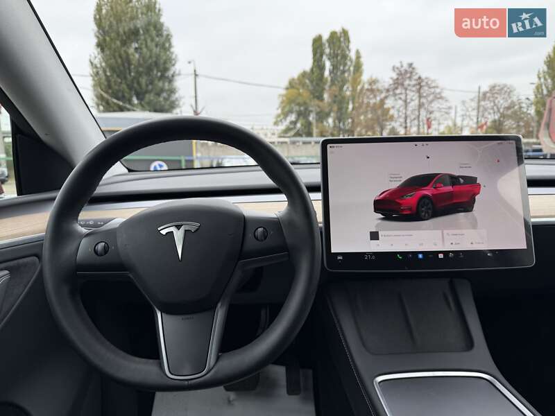 Внедорожник / Кроссовер Tesla Model Y 2024 в Киеве
