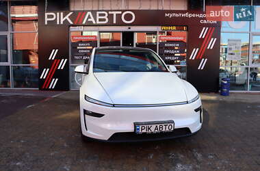 Позашляховик / Кросовер Tesla Model Y 2025 в Львові