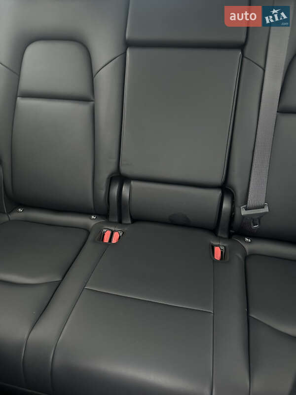 Позашляховик / Кросовер Tesla Model Y 2024 в Дніпрі