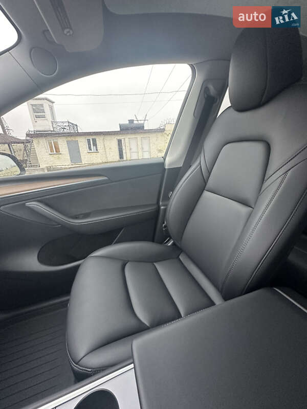 Позашляховик / Кросовер Tesla Model Y 2024 в Дніпрі